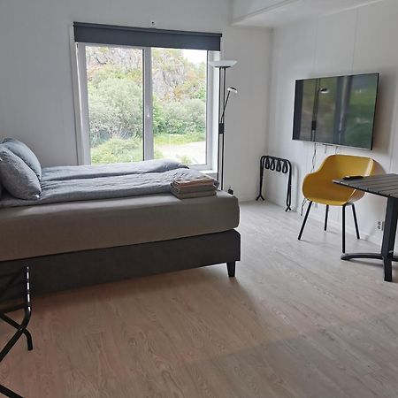 Lofoten Studio Apartment, Vestermyrveien 11 Svolvær Extérieur photo